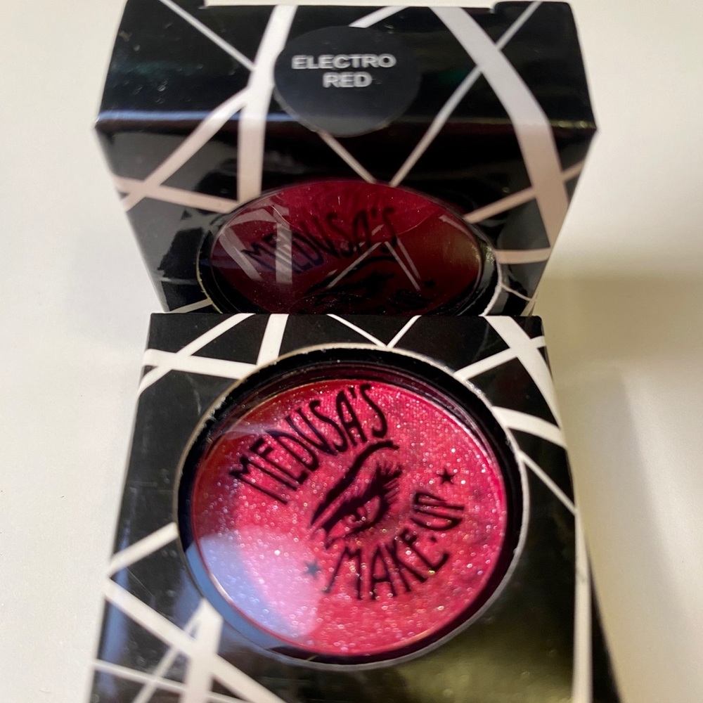 Medusa’s Makeup glitter eyeshadow